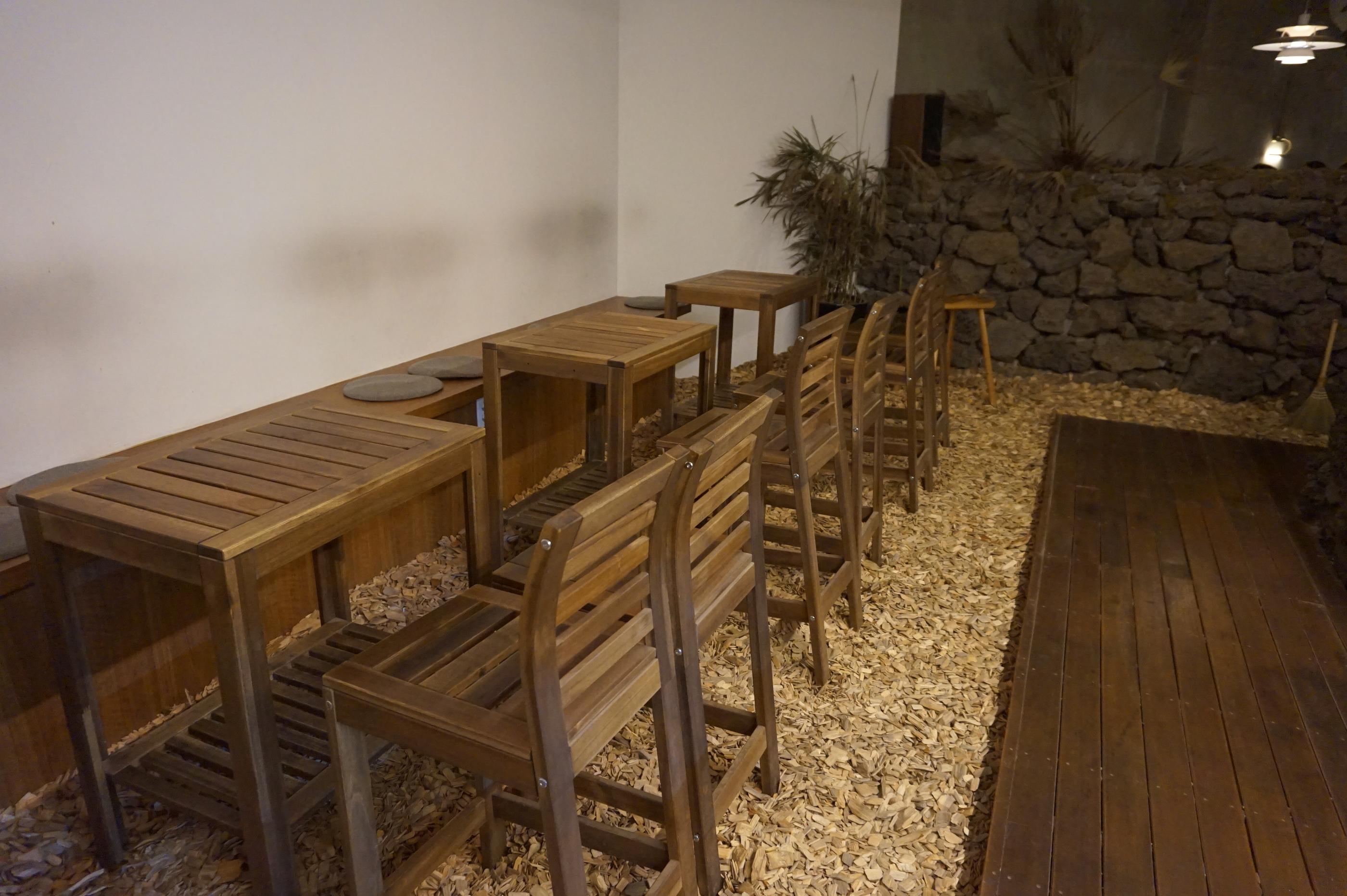 RENDÉJÀ-VOUS | Hongdae, A little piece Jeju Island in Hongdae! Feel the ocean vibes amidst the city scene.