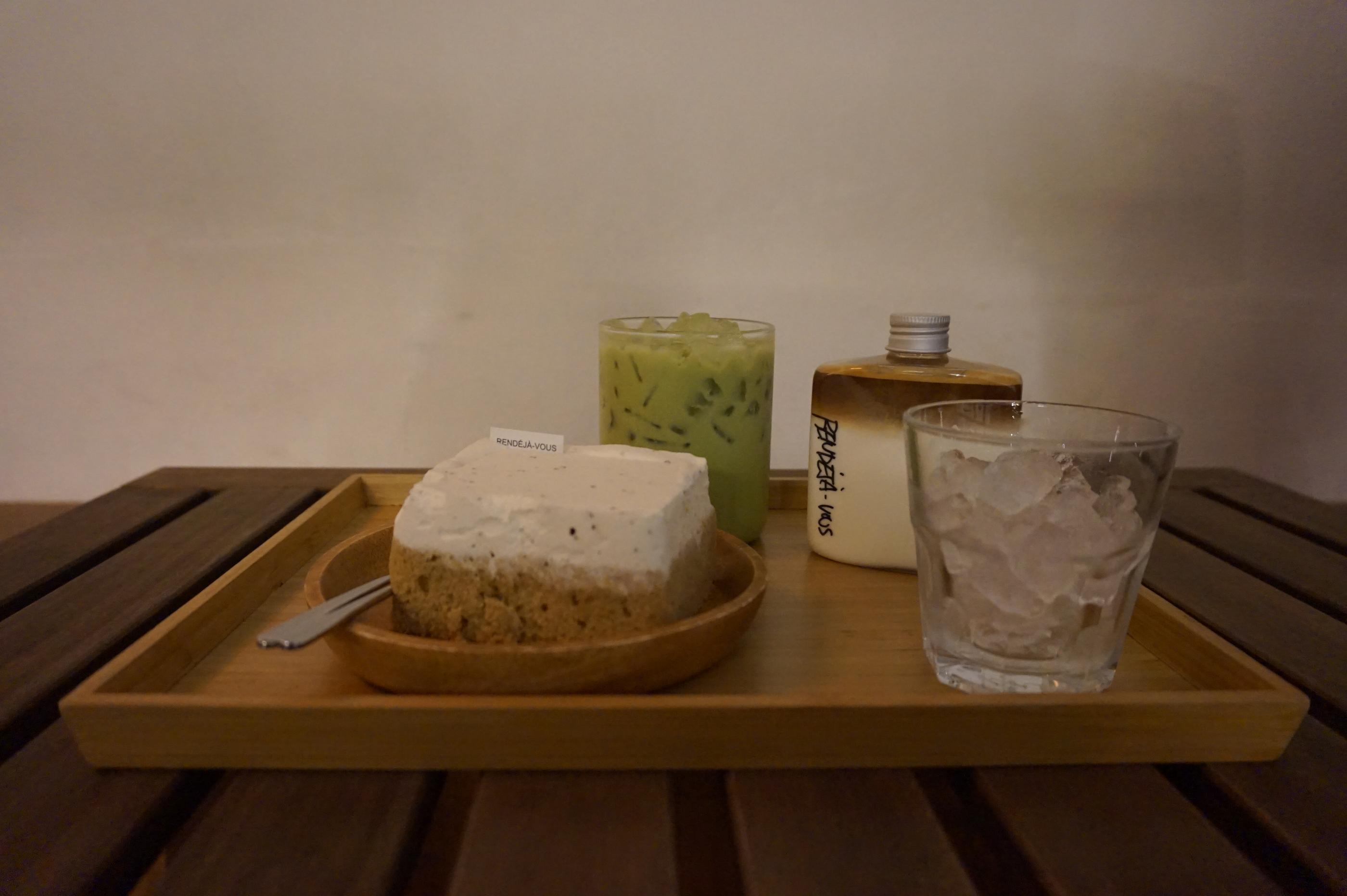 RENDÉJÀ-VOUS | Hongdae, A little piece Jeju Island in Hongdae! Feel the ocean vibes amidst the city scene.