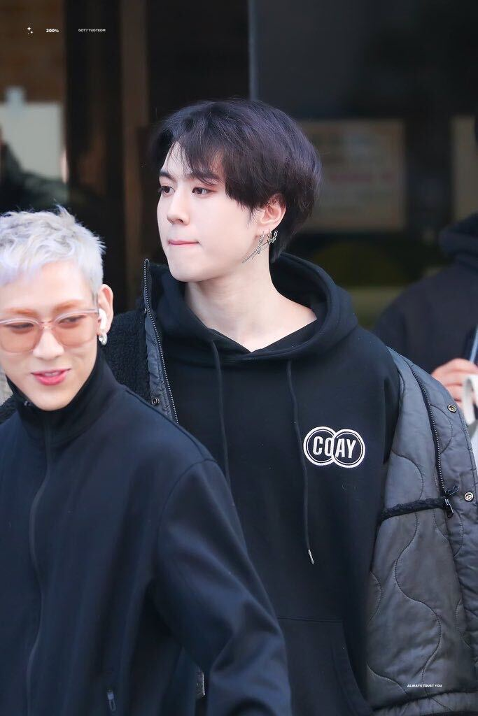 แต่งคัพเพิลลุคกับ GOT7 ได้ง่ายๆ แบรนด์ดีราคาไม่แรง รับรองว่าความฟินเพิ่มขึ้นแน่นอนเมื่อไปตามรอย