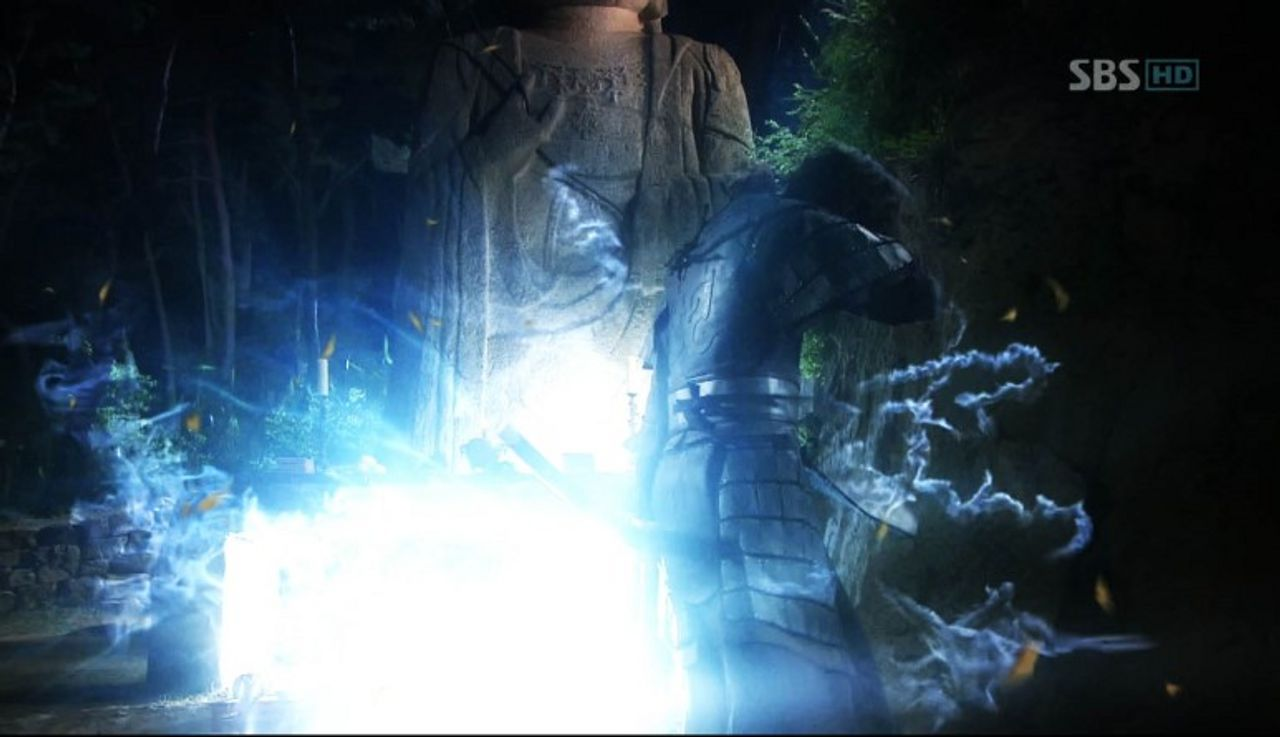 《信義》場景之一，展示古代和現代交錯的神秘氛圍