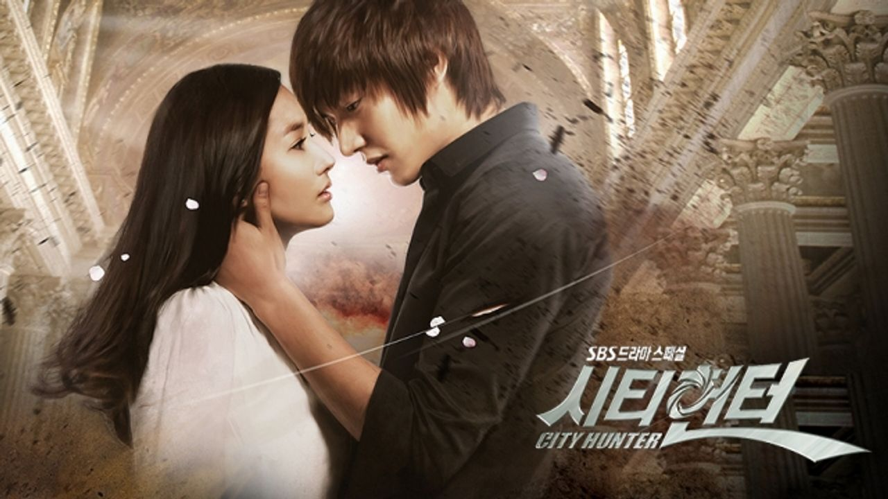 《城市獵人》劇照，背景以古典建築為主，充滿浪漫氛圍