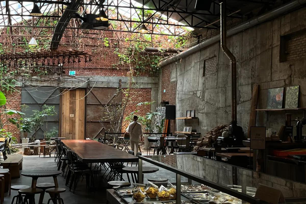 聖水 カフェ｜大林倉庫