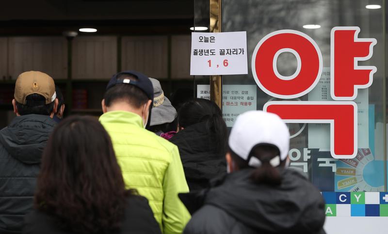 มาตรการการรับมือกับการแพร่ระบาดของเชื้อโควิด 19 ของรัฐบาลเกาหลีใต้ มีผลและรองรับกับชาวต่างชาติที่อาศัยอยู่ในเกาหลีใต้อย่างไร ชาวต่างชาติต้องปรับตัวและได้รับการปฏิบัติในมาตรฐานเดียวกันหรือไม่?