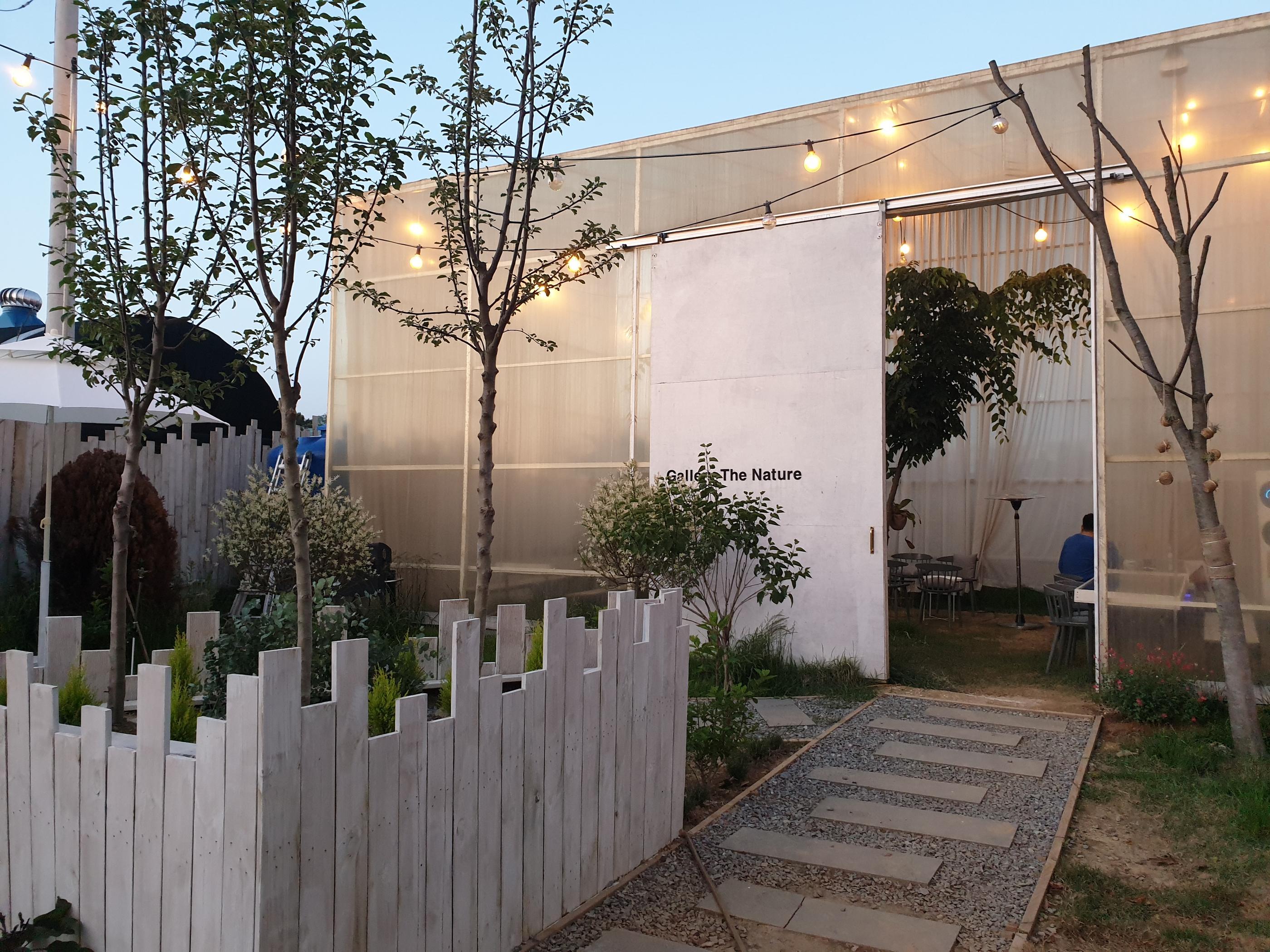 韓国カフェ、韓国、カフェ、空港鉄道、ケヤン駅、ケヤン、コマム、コマム駅、仁川、インチョン、仁川カフェ、インチョンカフェ、野外カフェ、夜景、夜景カフェ、韓国おススメカフェ、韓国おすすめカフェ、仁川広域市、広域市、インチョン空港、韓国空港、キンポ空港、キンポ、金浦、金浦空港、仁川空港、空港周辺、韓国空港、うさぎ、鳥、韓国うさぎ、うさぎカフェ