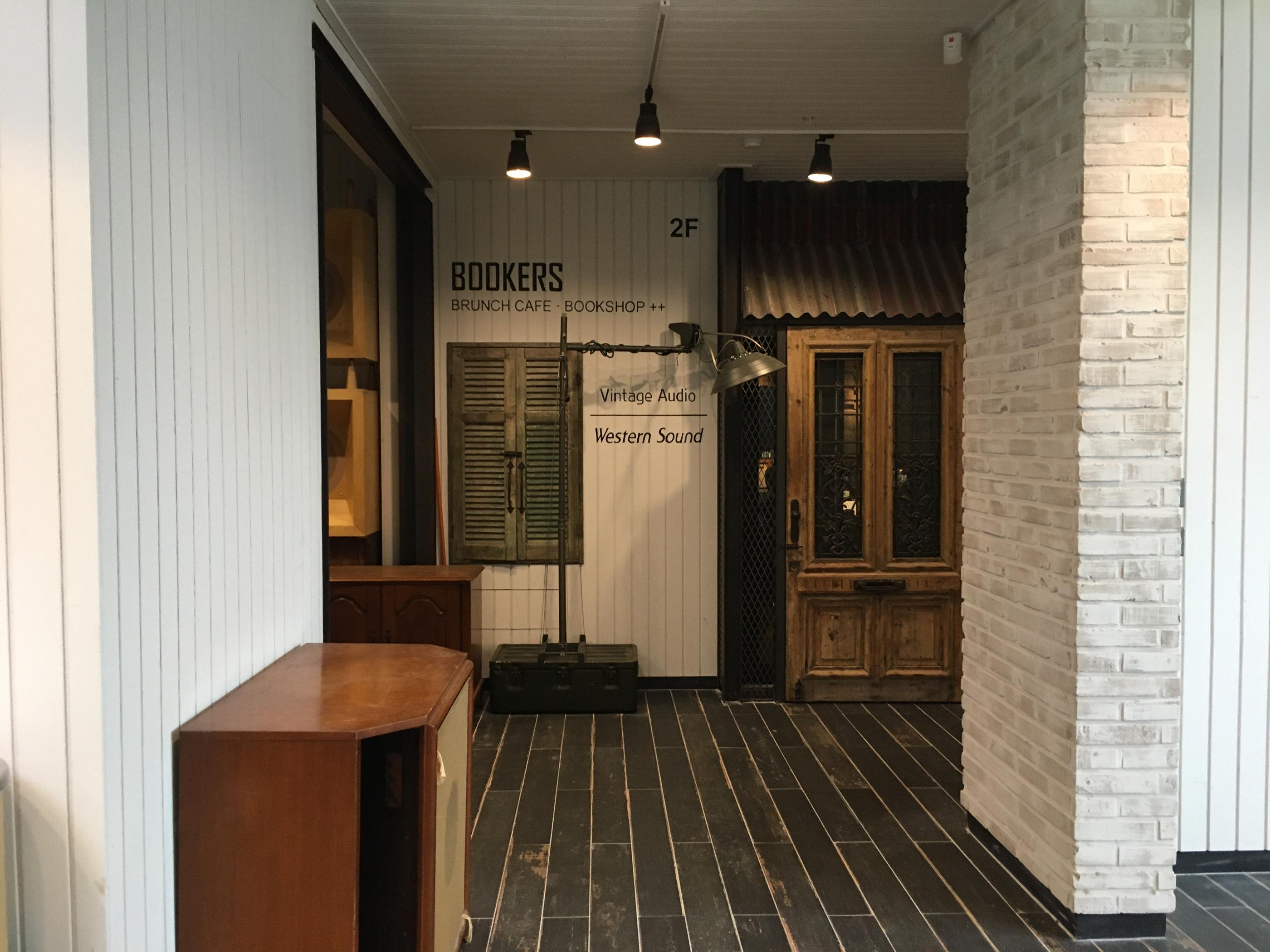 What comes after Gyeongbokgung? Explore Buam-dong, a quiet home to many local artists and galleries.