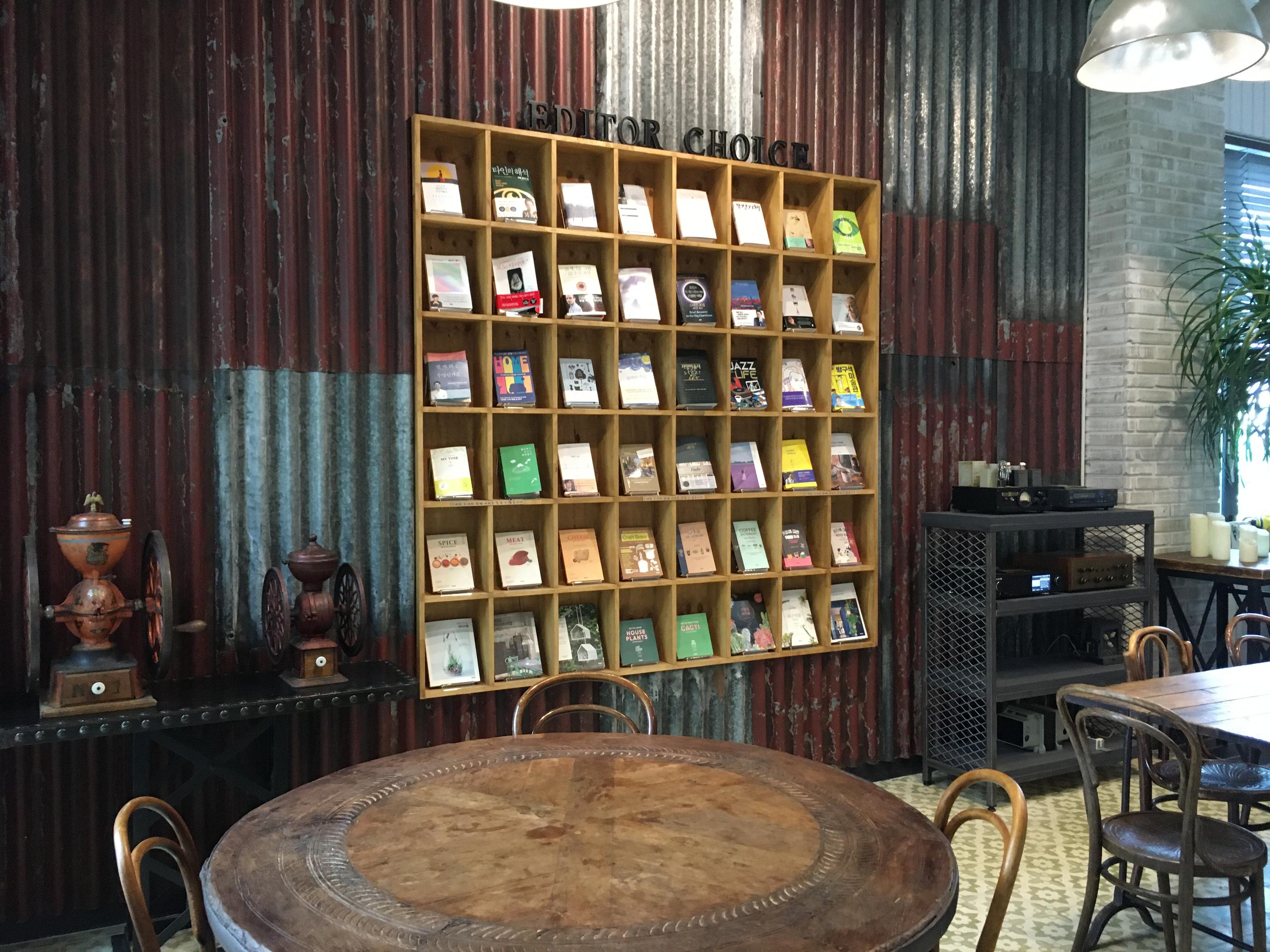 What comes after Gyeongbokgung? Explore Buam-dong, a quiet home to many local artists and galleries.