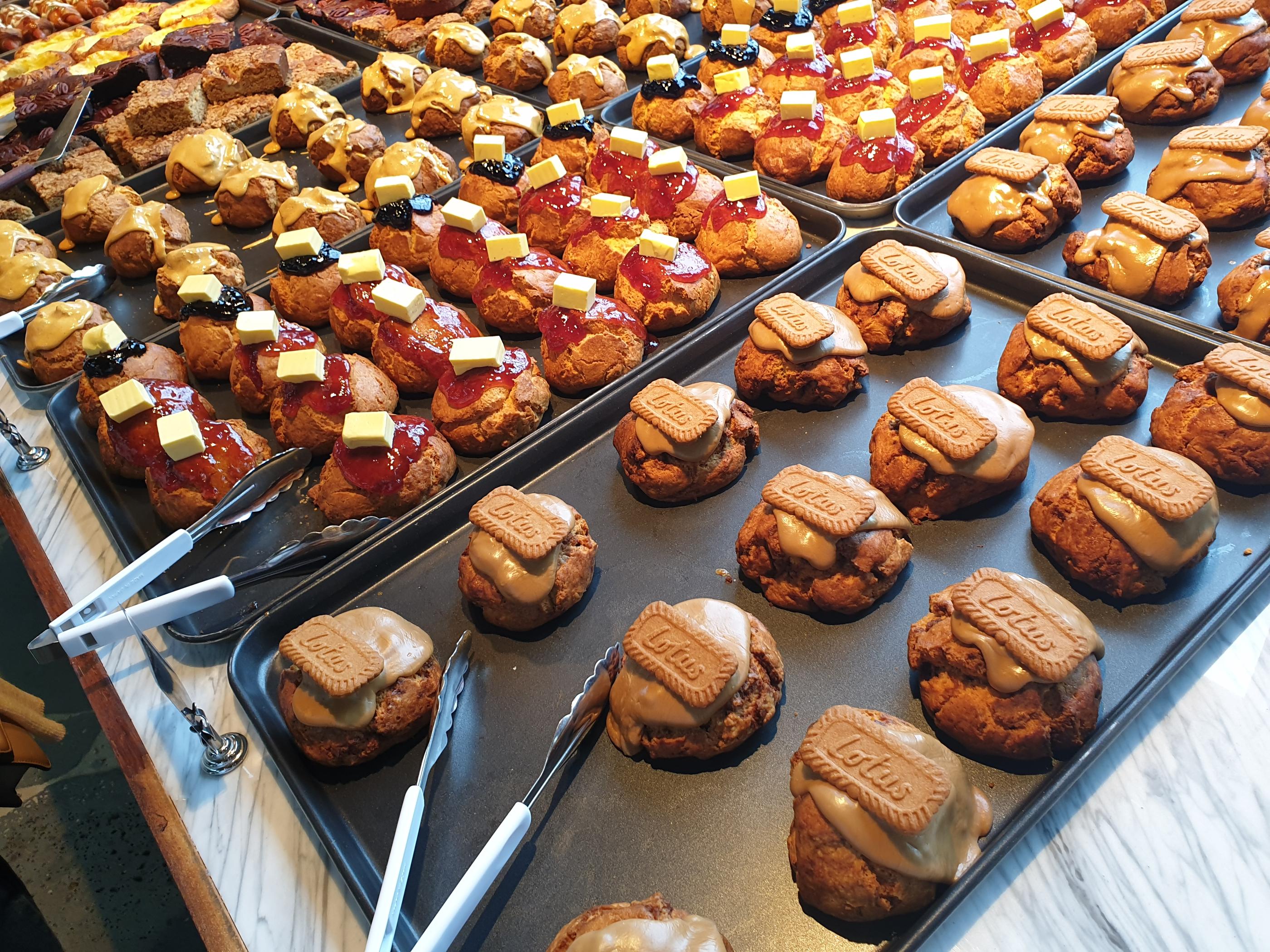 韓国、韓国カフェ、カフェ、大きなカフェ、倉庫型カフェ、一山、一山カフェ、イルサン、イルサンカフェ、ソウル郊外、郊外カフェ、ソウル郊外カフェ、韓国パン、パン、森カフェ、韓国田舎、田舎、韓国倉庫カフェ、ソウルに飽きた、景色の良いカフェ、韓国行きたい、コロナ対策、韓国イルサン、韓国一山、高陽市、高陽、コヤン、コヤン市、韓国高陽、韓国コヤン、コヤンカフェ、高陽カフェ、クリエイトリップ、creatrip、韓国旅行、ソウル旅行、日韓カップル、日韓夫婦