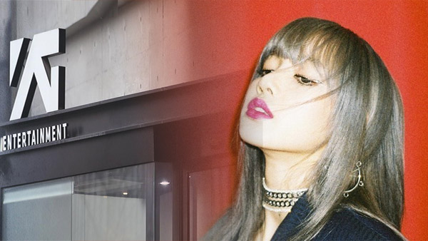 Image montrant le bâtiment de YG Entertainment avec une personne posant devant un fond rouge, représentant une nouvelle sur la fraude à l'encontre de Lisa de BLACKPINK par un ancien manager.