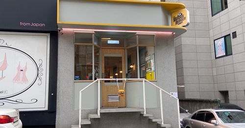 シンサ 美味しいお店｜The Famous Burger(ザ・フェイマスバーガー)、シンサ美味しいお店、The Famous Burger、ザ・フェイマスバーガー、韓国美味しいお店、美味しいお店人気、インスタ映え、話題のお店、人気のお店、おしゃれな美味しいお店 、ハンバーガー、ポテト、ランチ、ソウル、ソウル観光、ソウルランチ、韓国旅行、韓国観光、美味しいお店、ホンデ美味しいお店、ホンデ人気、ホンデランチ、LOCO、LOCOのお店、ハプチョン美味しいお店
