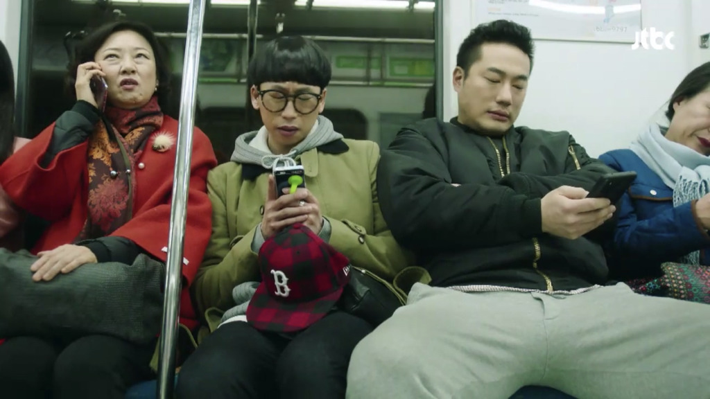 เบื่อมั้ยที่นั่งรถไฟใต้ดินเมื่อไหร่ คนข้างๆชอบนั่งกางขามาเบียดทุกที!เกาหลีใต้ออกแคมเปญใหม่เพื่อรณรงค์ให้นั่งรถไฟอย่างถูกต้องและไม่รบกวนผู้อื่น ถ้าไม่อยากถูกเรียกว่าป้าหรือลุง!อย่านั่งกางขาบนรถไฟนะคะ