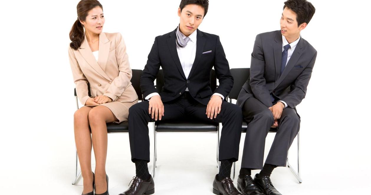 Vấn đề ngồi dạng chân trên tàu điện ngầm và cách giải quyết của chính phủ Hàn Quốc