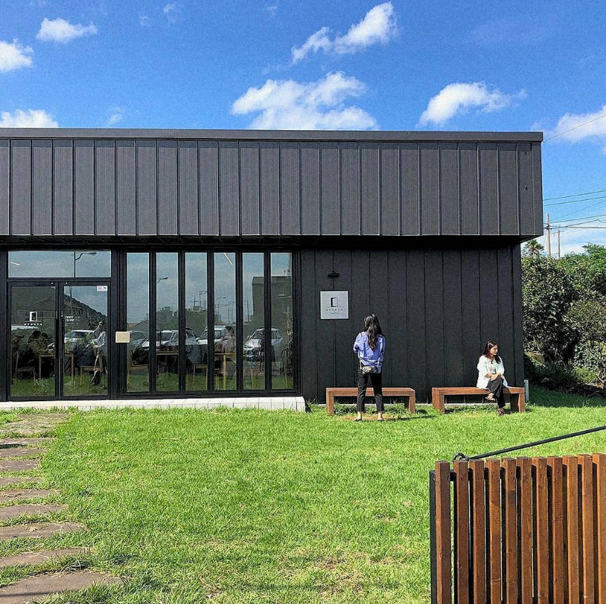 韓国、韓国カフェ、チェジュ、済州島、チェジュ島、チェジュ島カフェ、済州島カフェ、チェジュカフェ、韓国スフレ、韓国スフレパンケーキ、韓国スフレケーキ、韓国パンケーキ、パンケーキ、スフレパンケーキカフェ、パンケーキカフェ、スフレカフェ、静かなカフェ