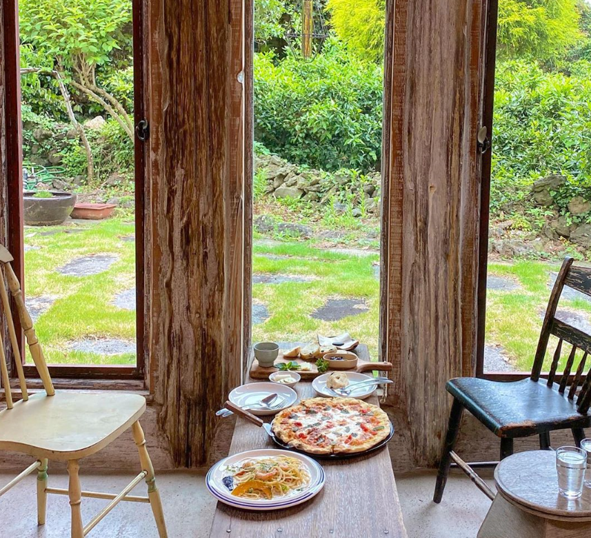 韓国、韓国カフェ、チェジュ、済州島、チェジュ島、チェジュ島カフェ、済州島カフェ、チェジュカフェ、韓国スフレ、韓国スフレパンケーキ、韓国スフレケーキ、韓国パンケーキ、パンケーキ、スフレパンケーキカフェ、パンケーキカフェ、スフレカフェ、静かなカフェ