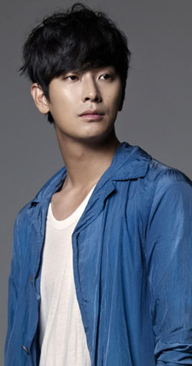 ดาราและไอดอลที่หน้าเหมือนกันประหนึ่งฝาแฝด ไม่บอกไม่รู้นึกว่าเป็นพี่น้องกัน!