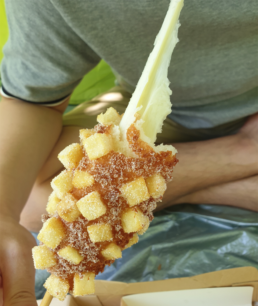 韩国经典起司热狗，外表裹上香甜的马铃薯块