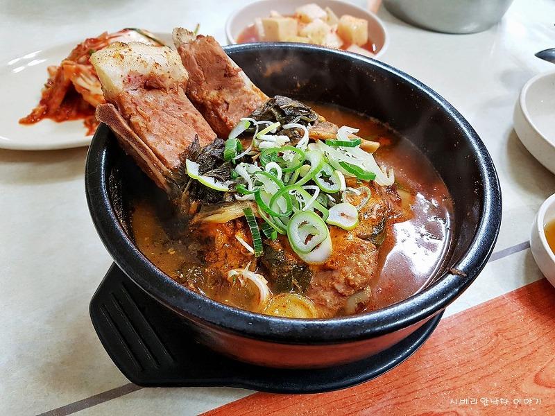 คนเกาหลีส่วนใหญ่นิยมดื่มสังสรรค์เป็นเรื่องปกติ ทั้งการดื่มกับเพื่อนฝูง และคนในที่ทำงาน แต่รู้มั้ยว่าคนเกาหลีเขาดื่มกันหนักแค่ไหน?