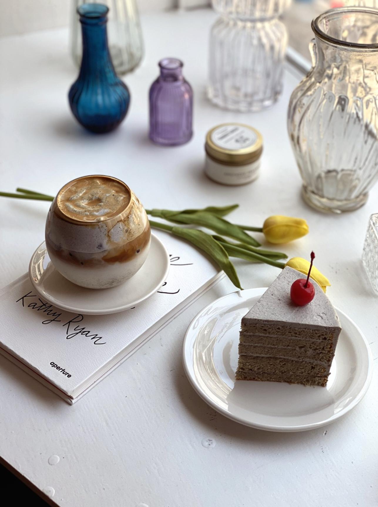 仁川 カフェ ｜ モンダンケイク