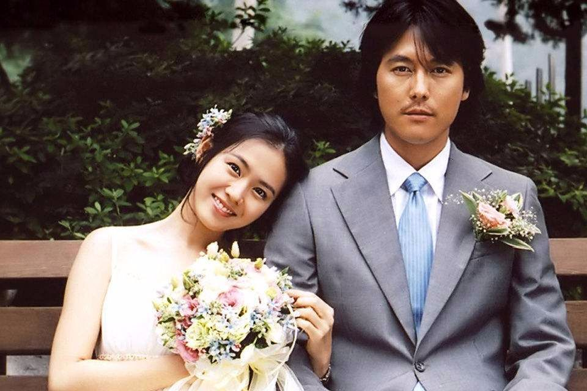韓國經典電影《我腦海中的橡皮擦》婚禮場景，充滿浪漫與希望的畫面.