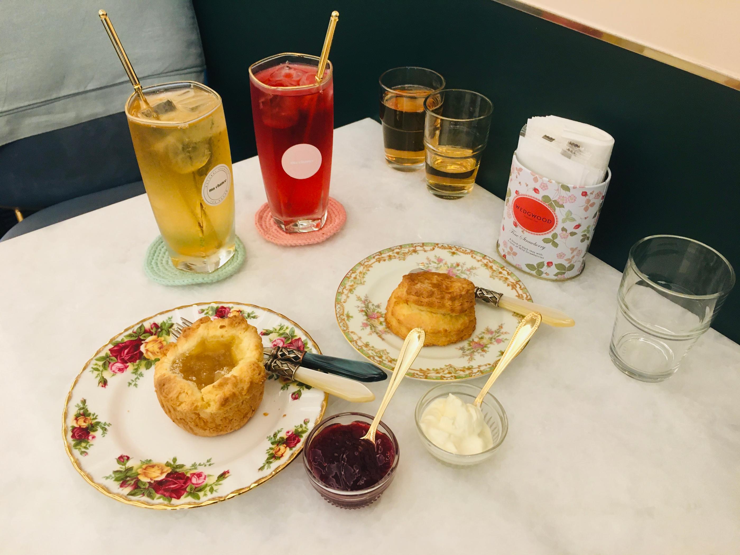 ร้านน้ำชาแนววินเทจย่านอันกุก-คยองบกกุง