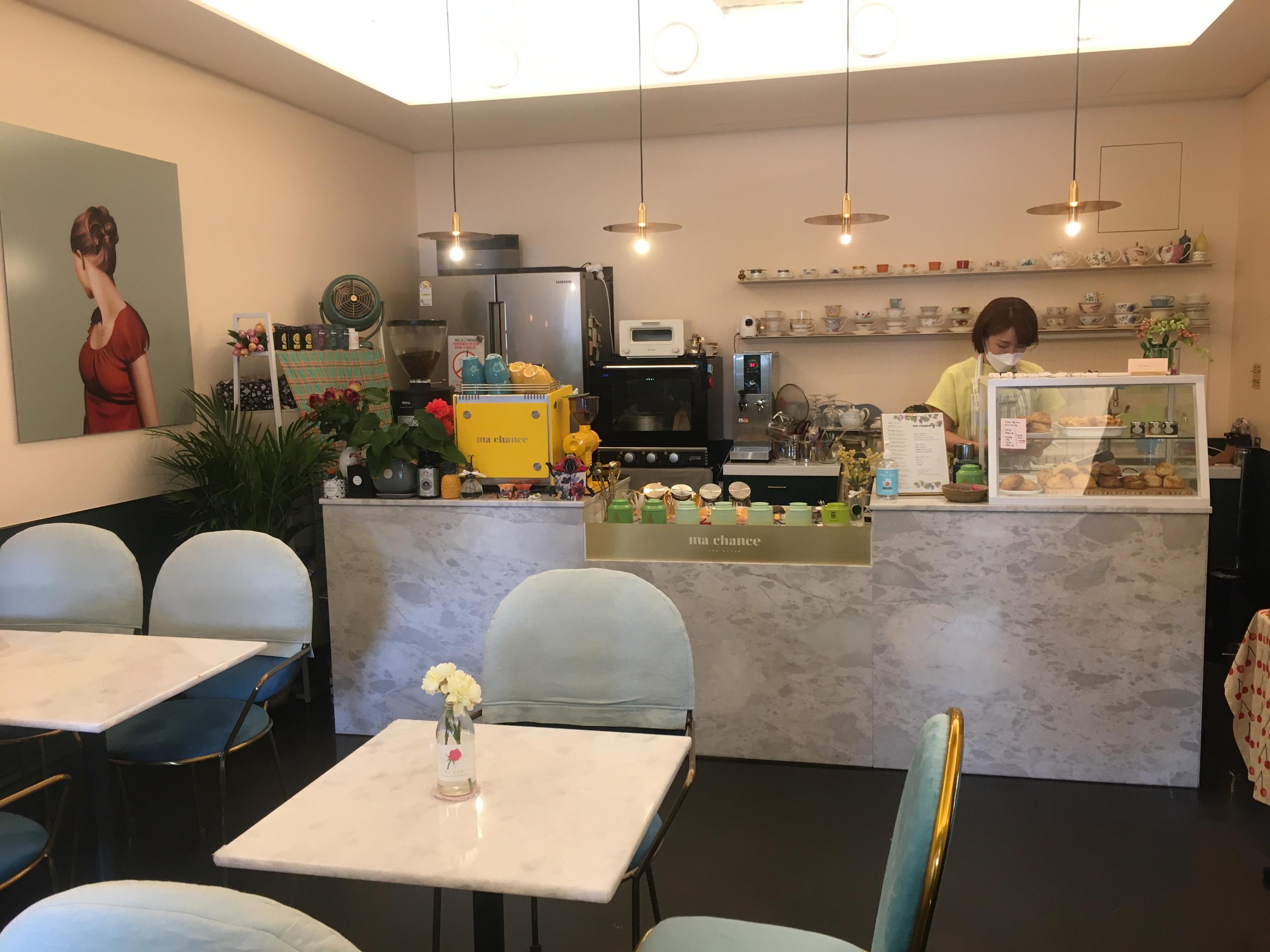 ร้านน้ำชาแนววินเทจย่านอันกุก-คยองบกกุง