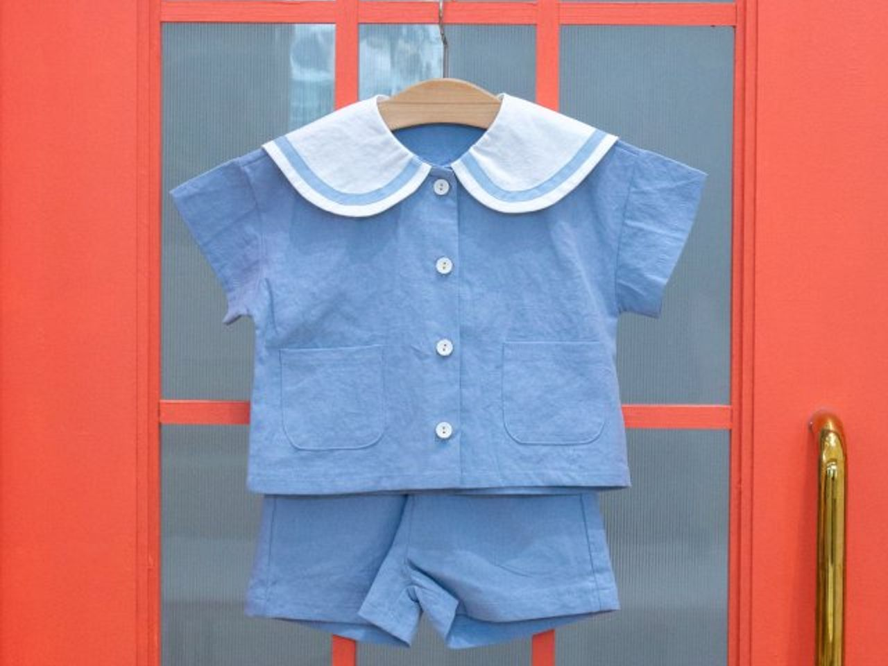 M-KIDS夏日水手風套裝,適合港台配送。韓國製造的藍色短褲和襯衫。「南大門市場童裝」