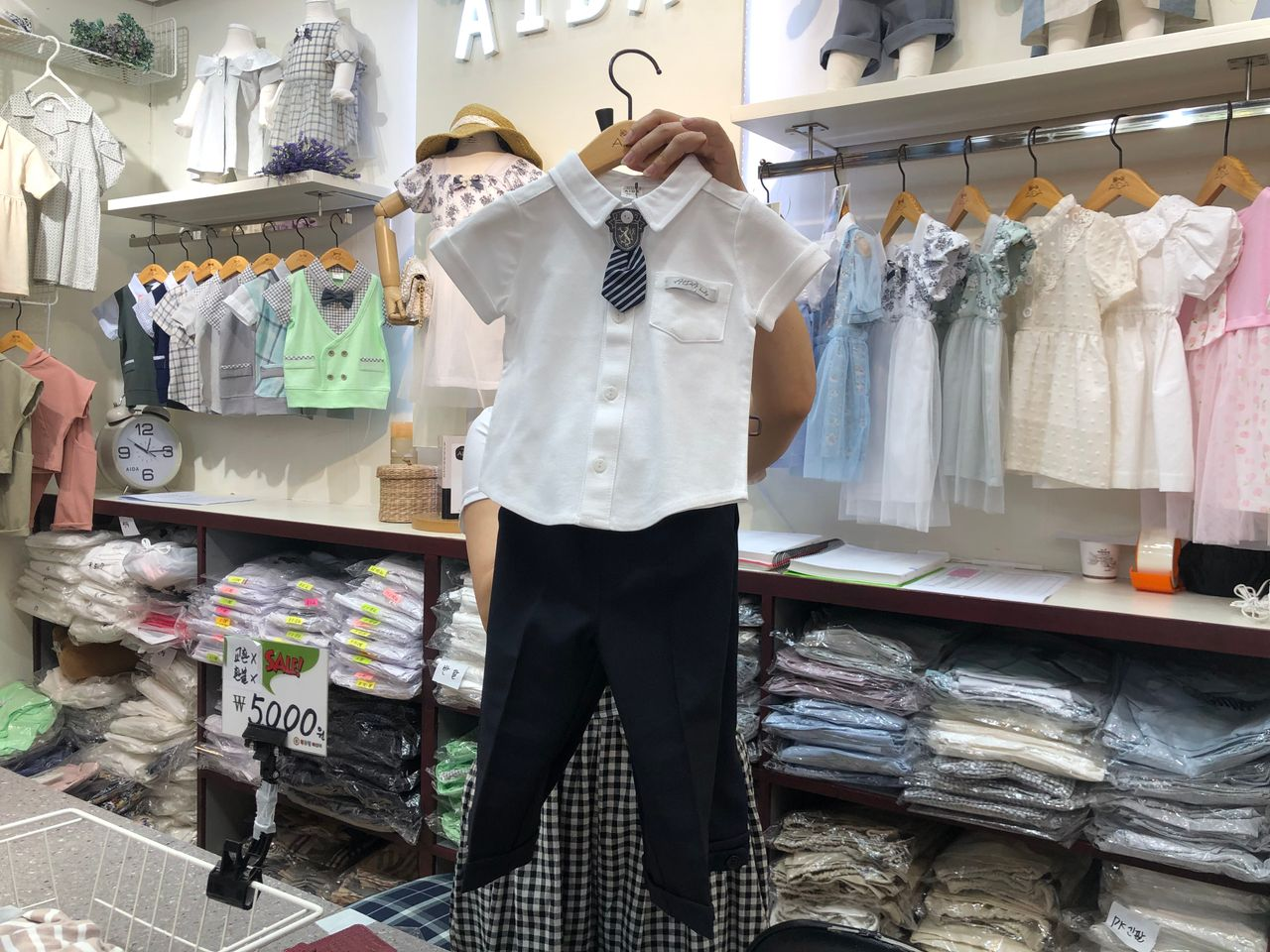 AIDA男青色韓風校服,白色襯衫黑色長褲,韓國南大門市場港台配送。「南大門市場童裝」