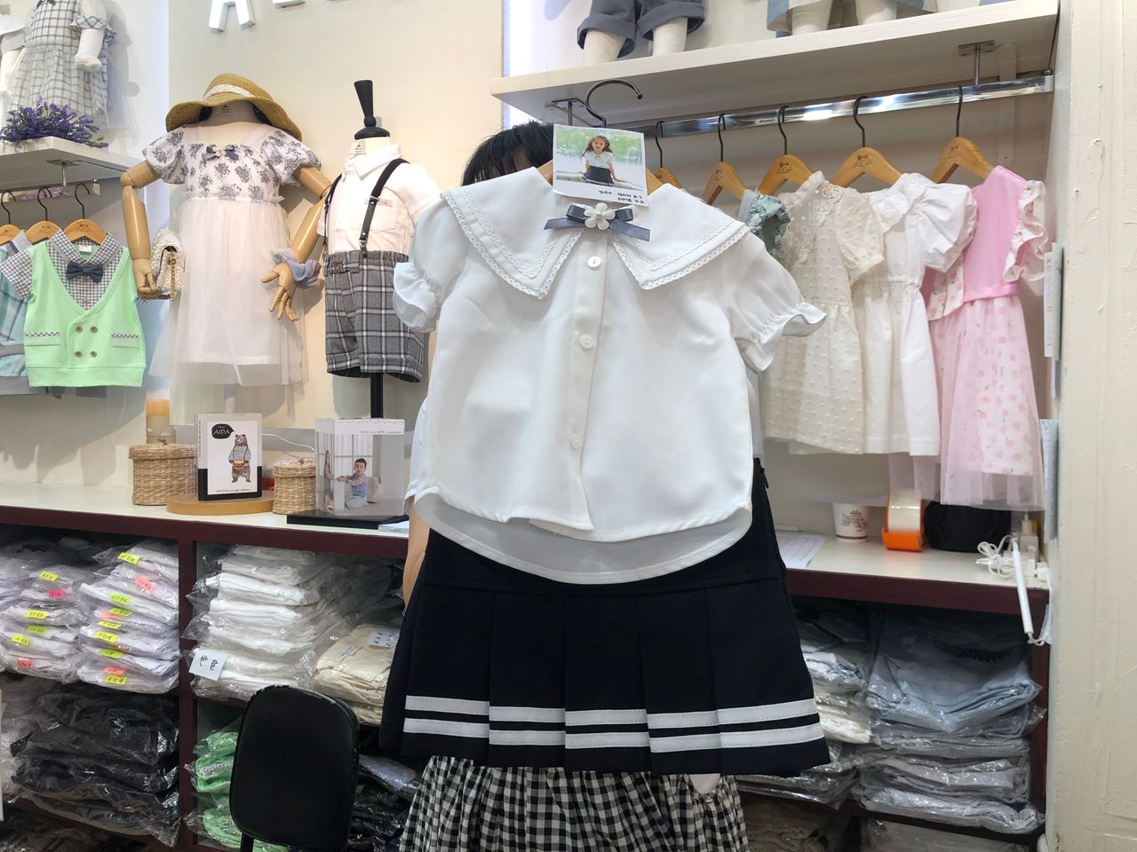 AIDA女校服風韓國童裝,白色襯衫搭配水手裙,港台配送。「南大門市場童裝」