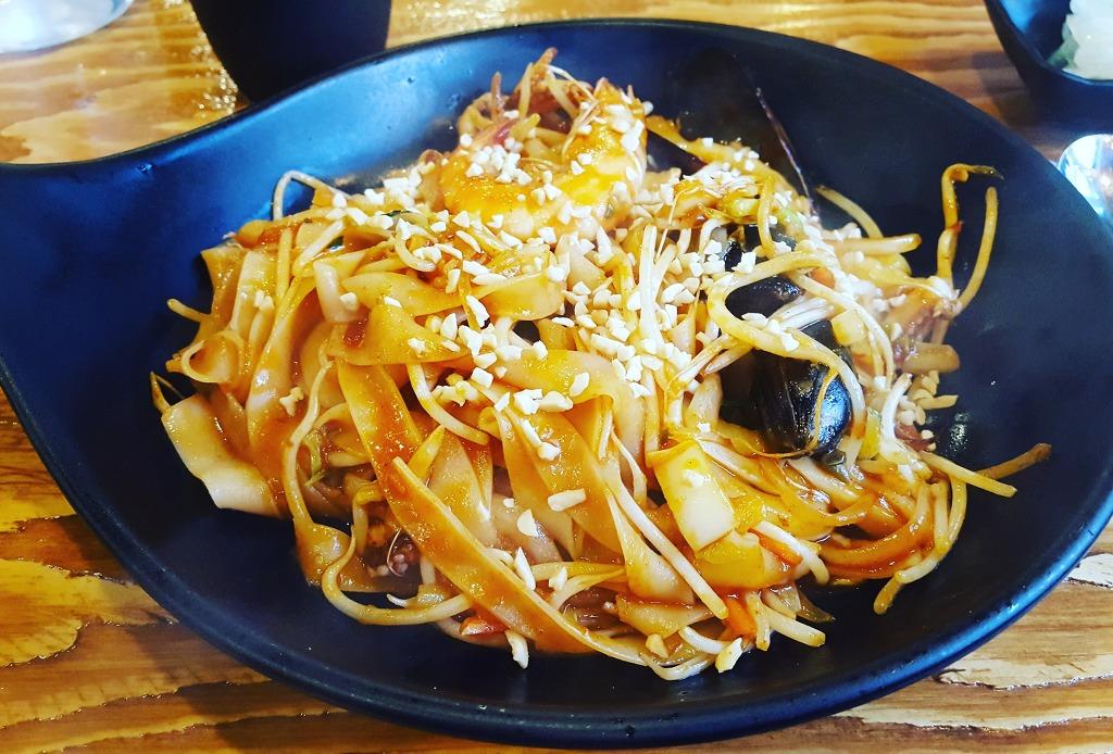 รวบเรื่องปวดใจที่คนไทยส่วนใหญ่เจอในประเทศเกาหลี ทั้งชื่อจริงที่ยาวเกินไป, ทั้งเสียงและภาษาแปลกๆที่ชอบถูกถาม รวมถึงทำไมต้องมีชื่อเล่น?!?