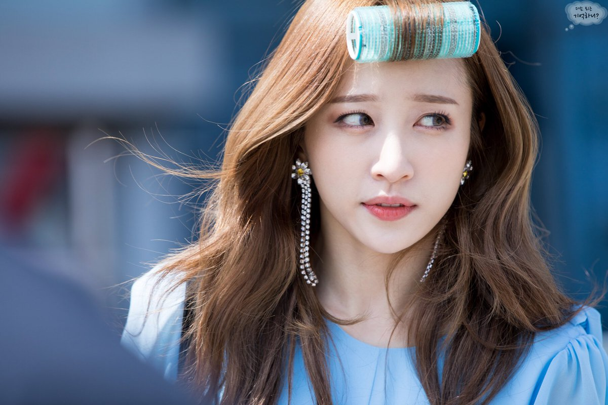 เคยเจอเรื่องแปลกในรถไฟใต้ดินกันบ้างไหมคะ? กิจกรรมที่คนเกาหลีทำให้รถไฟฟ้าใต้ดิน ทั้งขายของ, แต่งหน้า, ทำงาน, หรือแม้แต่ทำผม สกิลเลิศแบบไม่กลัวการเบรคของรถจนยอมใจ...