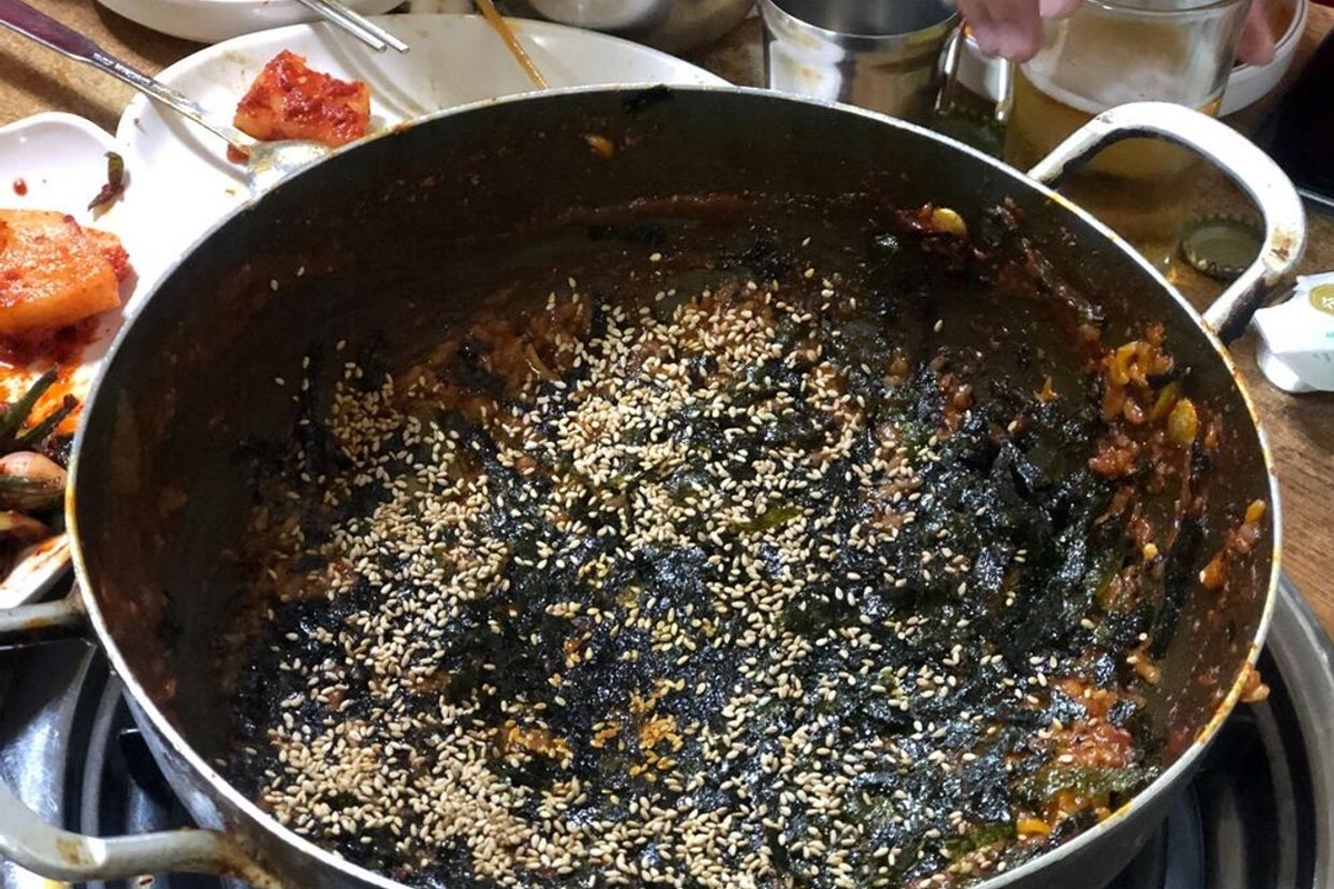 湖水家的鍋粑和炒飯結合，香味濃鬱，成為用餐尾聲的好選擇。