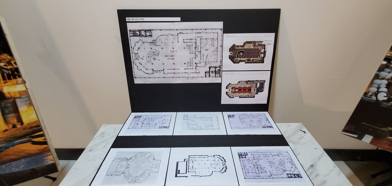德魯納酒店展覽中的角色服裝設計展示