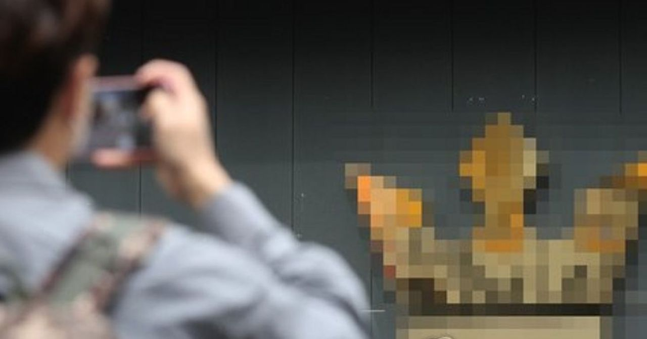 ไนท์คลับที่เป็นแหล่งแพร่ระบาดในอิแทวอน เกาหลีใต้ สถานที่ที่มีผู้คนแออัดและยากต่อการควบคุมการเว้นระยะห่างทางสังคม