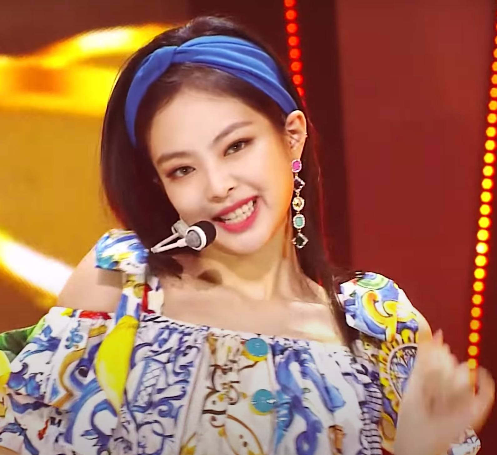 BLACKPINK Jennie's Fashion | 'Human Chanel', Jennie's OOTD and Stage Outfit 