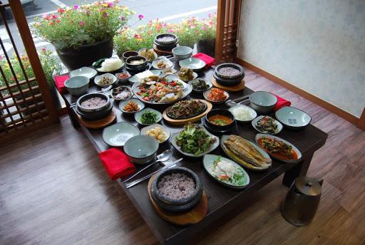 ความเชื่อของคนเกาหลีเกี่ยวกับอาหารและตัวเลข เลข 4 คือความหายไม่ดี แล้วมีอาหารอะไรบ้างที่ห้ามกินก่อนทำงานใหญ่?