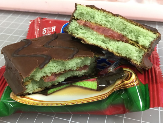 韓国、韓国マート、韓国スーパー、韓国イーマート、韓国ロッテマート、韓国スーパーマーケット、韓国大きなスーパー、韓国巨大スーパー、イーマート、ロッテマート、ロッテ、emart、マート、オモシロ土産、面白いお土産、韓国、韓国お土産、韓国土産、韓国お菓子、韓国食材、韓国グルメ、ネギ味、ミニキュウリ、BTS、レモナ、レモン、ペンス