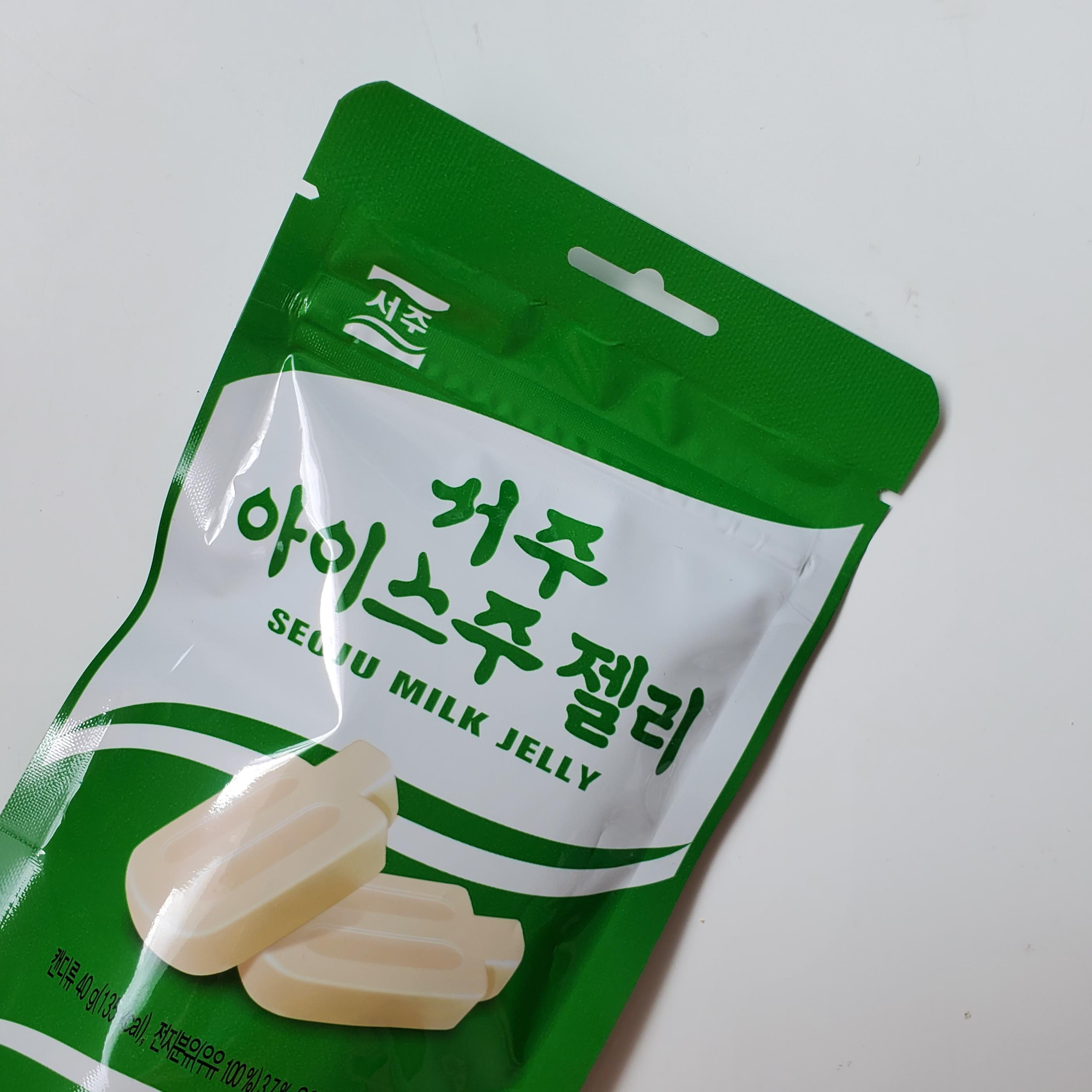 韓國售賣的SeoJu牛奶雪條軟糖，包裝展示了一個雪糕模樣的可愛軟糖。
