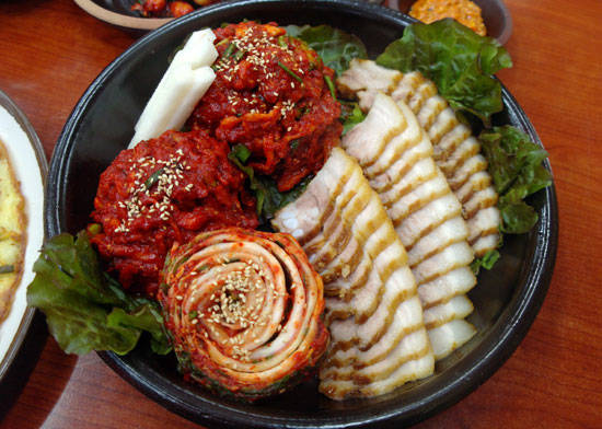 TWICE Tour | Creatrip Locals