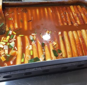 TWICE Tour | Creatrip Locals