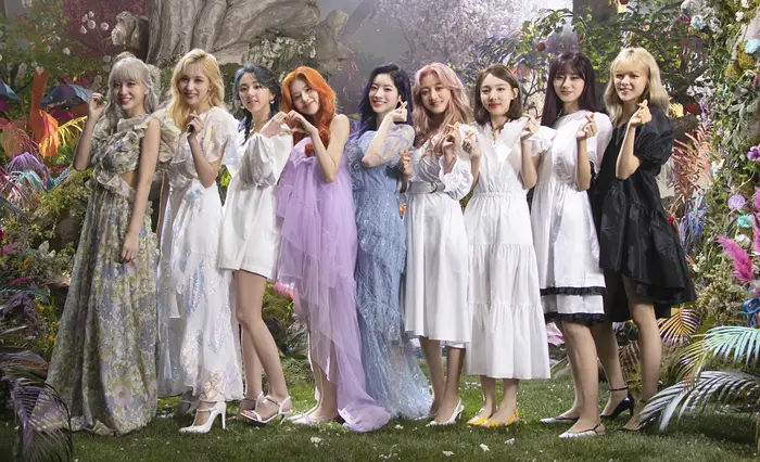 TWICE Tour | Creatrip Locals