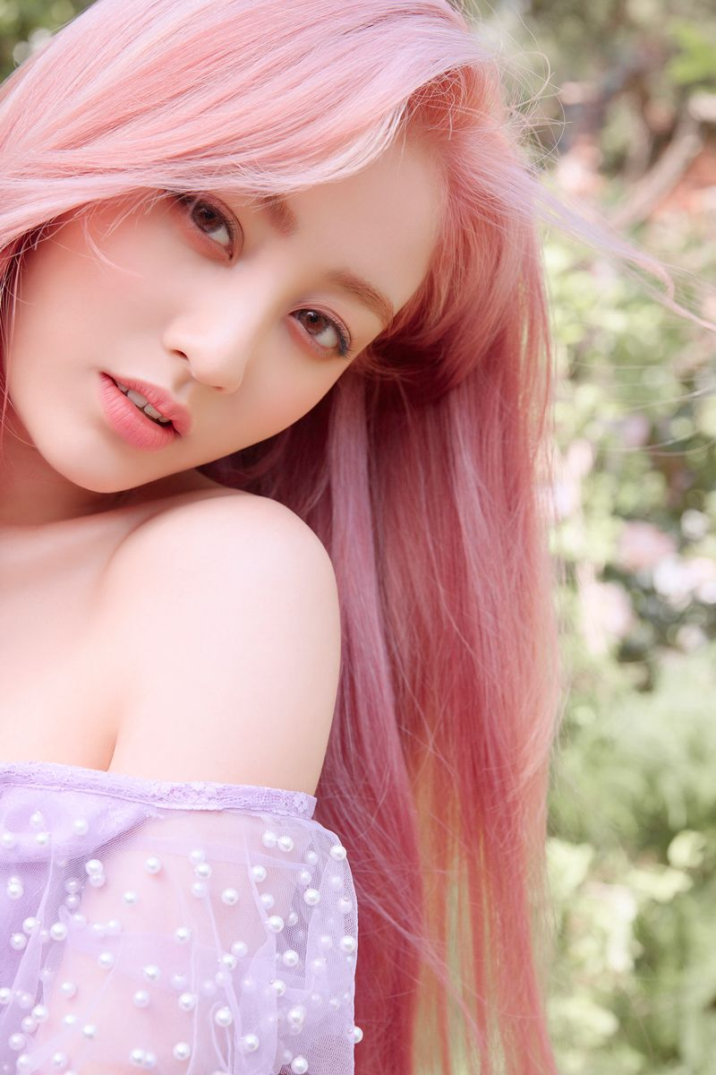 TWICE Tour | Creatrip Locals