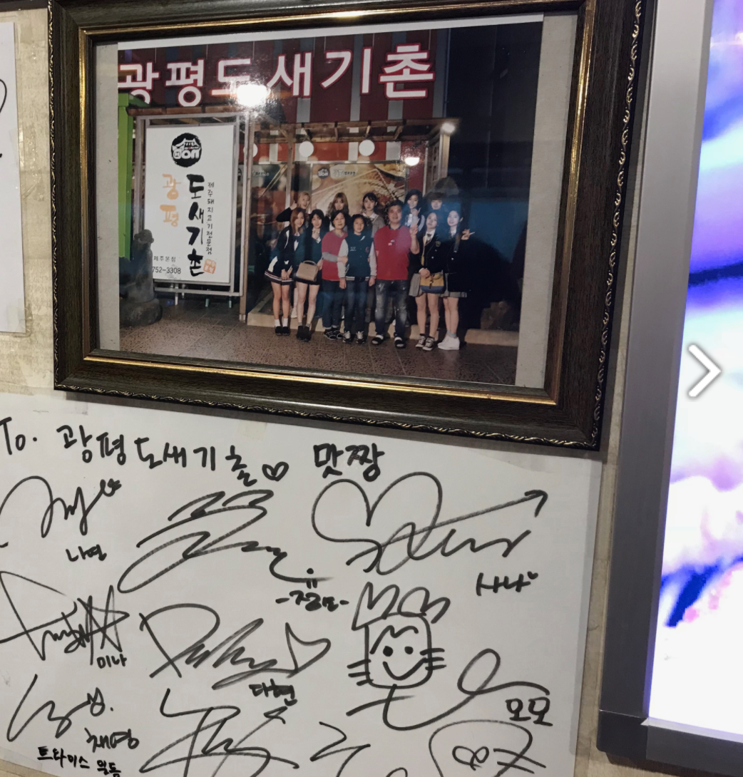 TWICE Tour | Creatrip Locals