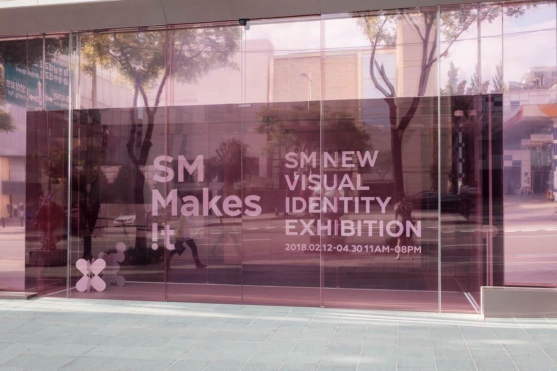 ออดิชั่น คือความฝันของเด็กไทยหลายคนที่ต้องการเป็นศิลปินเกาหลี พบกับการออดิชั่นสุดโหดของ SM Entertainment การค้นหาเทรนนี่เพื่อปั้นให้เป็นศิลปินในสังกัด