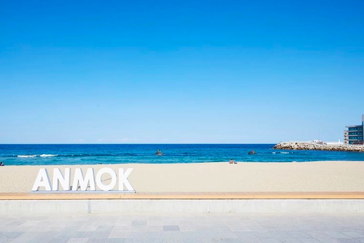 Bãi biển Anmok, Các bãi biển đẹp ở Hàn Quốc nhất định nên ghé thăm 1 lần khi du lịch Hàn