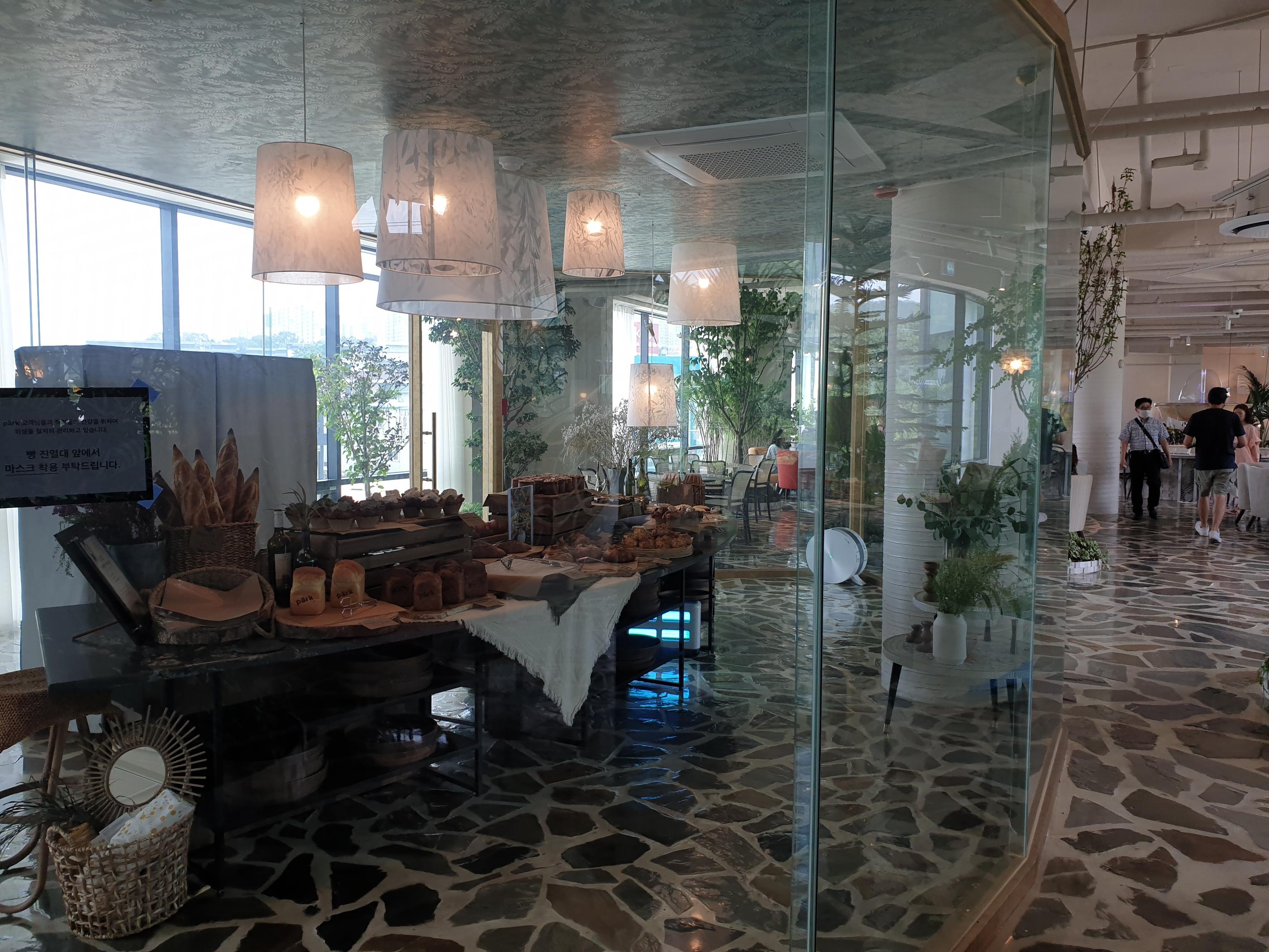 韓国カフェ、韓国、カフェ、ソウル、ソウルカフェ、ソウル郊外、ソウル郊外カフェ、郊外カフェ、京畿道、キョンギド、コヤン、コヤン市、高陽、高陽カフェ、コヤンカフェ、イルサン、イルサンカフェ、一山、一山カフェ、ホンデ、ホンデ入口、コンドク、孔徳、パジュカフェ、パジュ