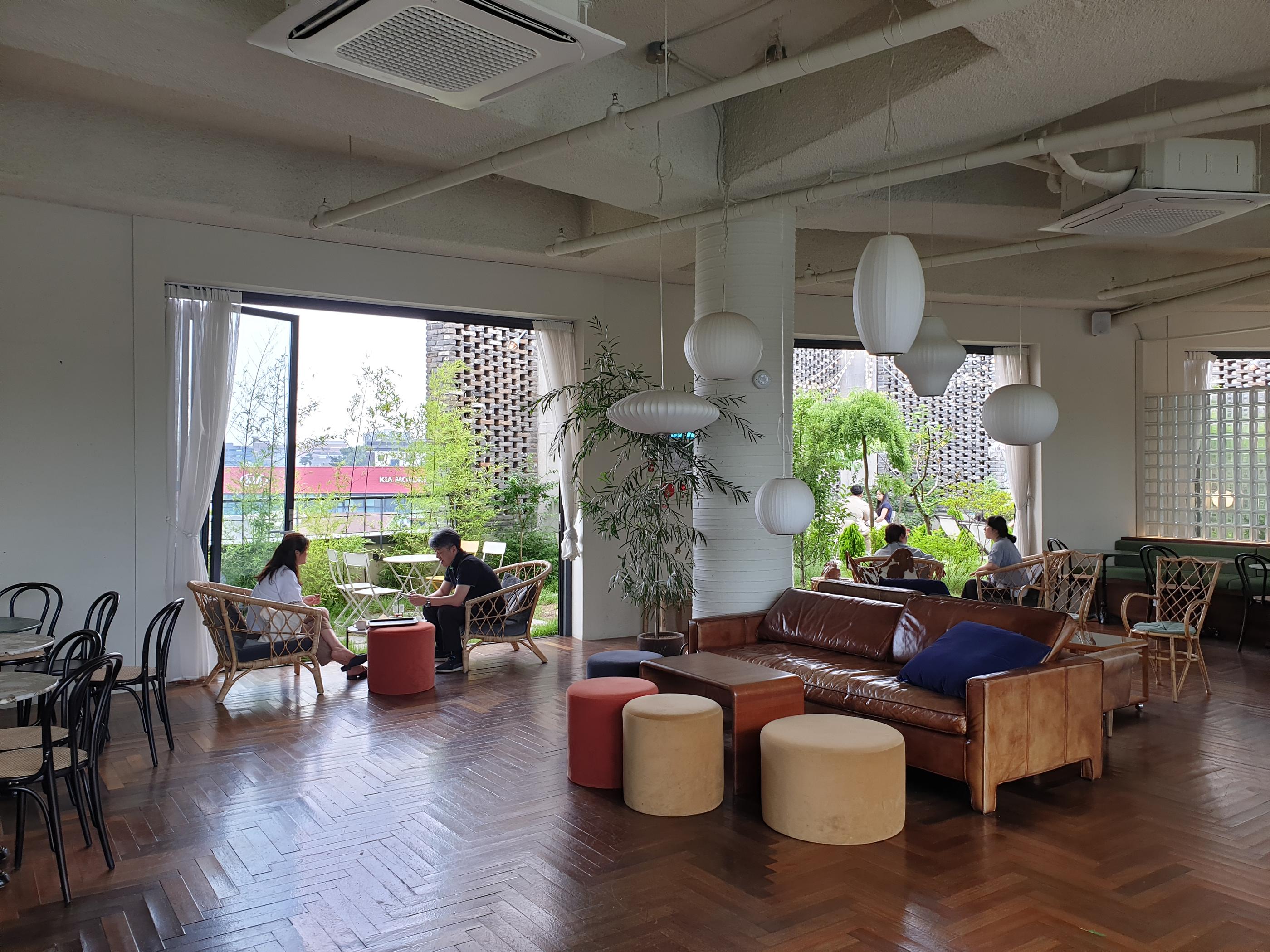 韓国カフェ、韓国、カフェ、ソウル、ソウルカフェ、ソウル郊外、ソウル郊外カフェ、郊外カフェ、京畿道、キョンギド、コヤン、コヤン市、高陽、高陽カフェ、コヤンカフェ、イルサン、イルサンカフェ、一山、一山カフェ、ホンデ、ホンデ入口、コンドク、孔徳、パジュカフェ、パジュ