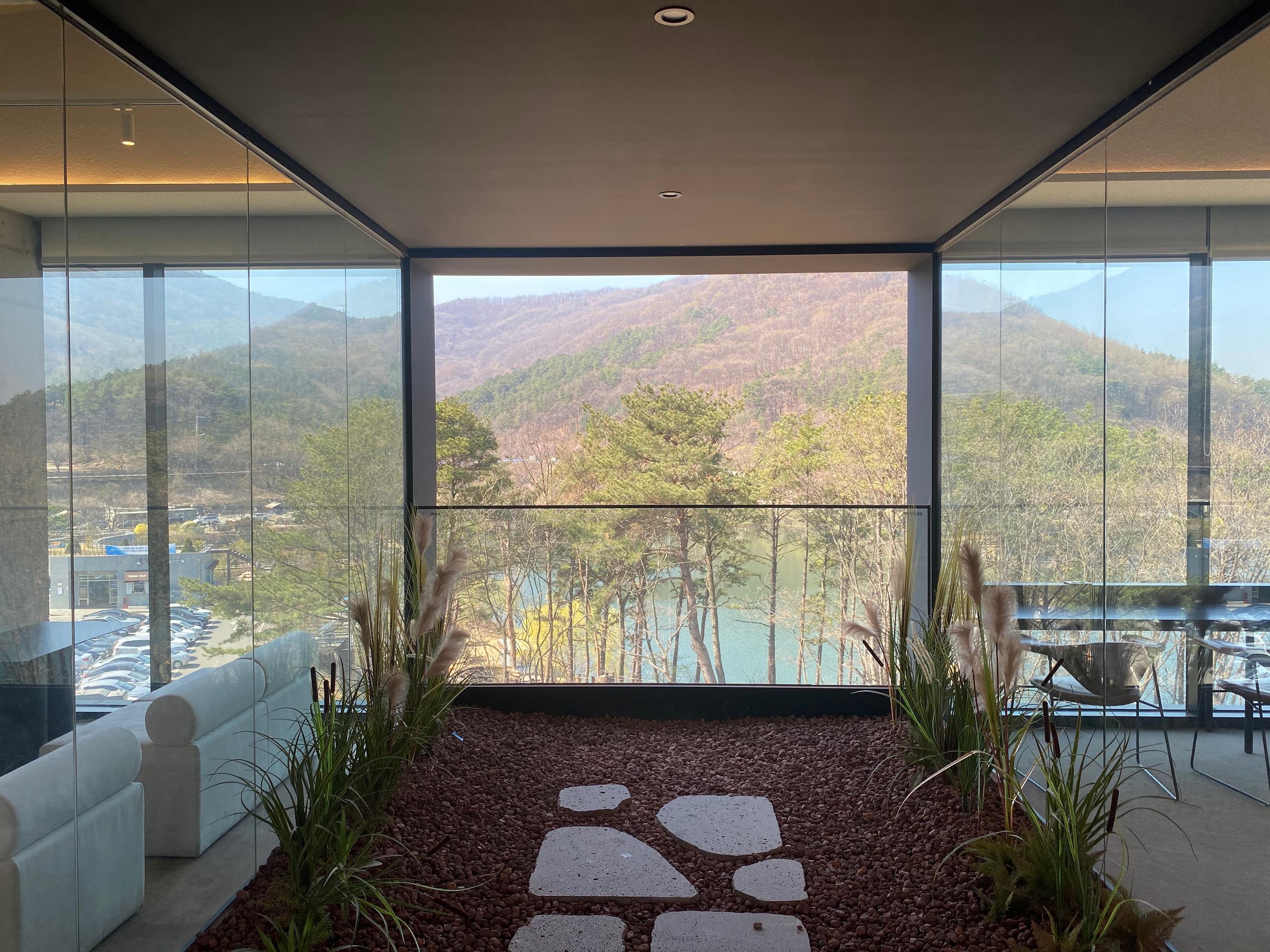 韓国カフェ、韓国、カフェ、ソウル、ソウルカフェ、ソウル郊外、ソウル郊外カフェ、郊外カフェ、京畿道、キョンギド、コヤン、コヤン市、高陽、高陽カフェ、コヤンカフェ、イルサン、イルサンカフェ、一山、一山カフェ、ホンデ、ホンデ入口、コンドク、孔徳、パジュカフェ、パジュ