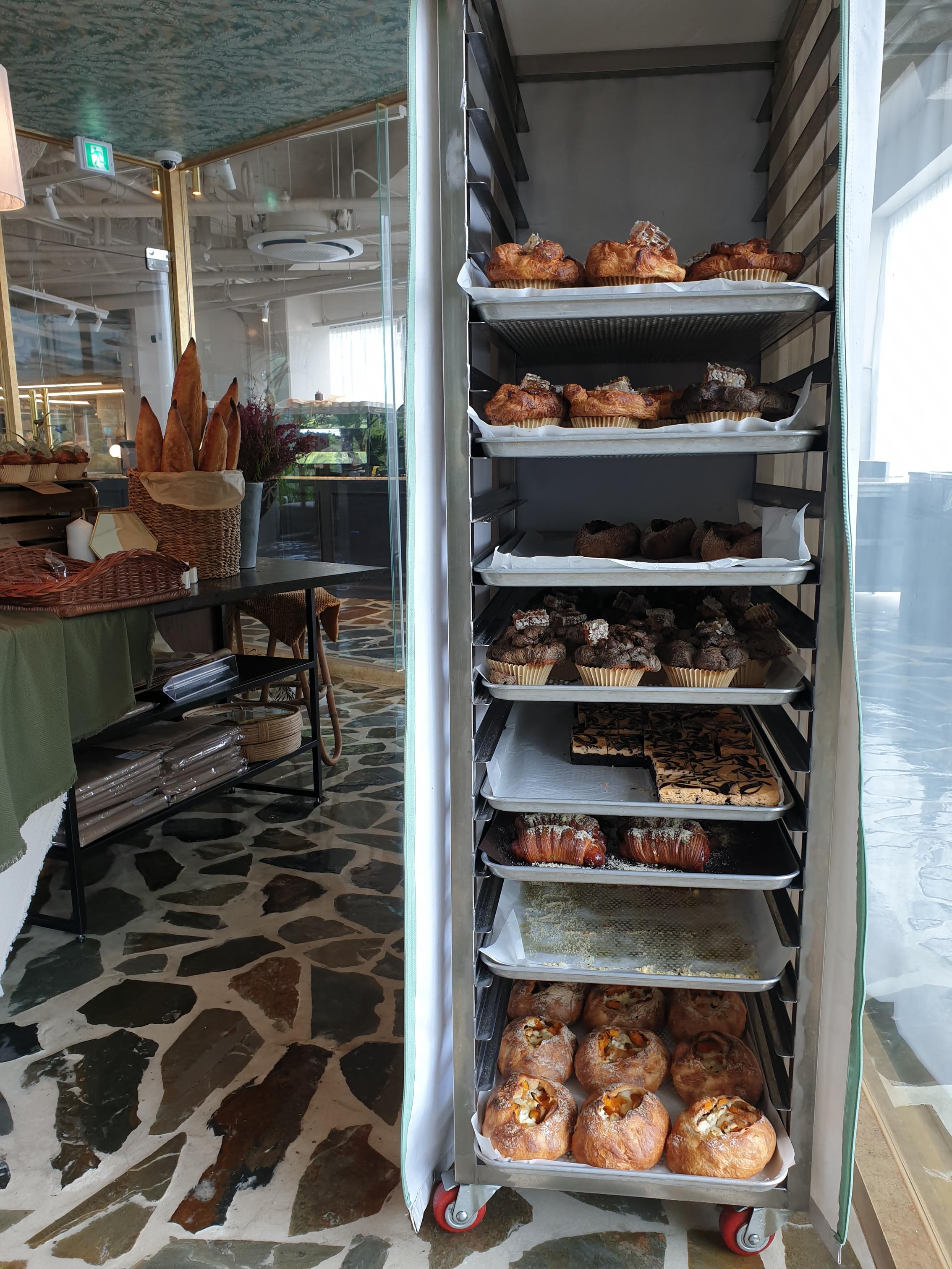 韓国カフェ、韓国、カフェ、ソウル、ソウルカフェ、ソウル郊外、ソウル郊外カフェ、郊外カフェ、京畿道、キョンギド、コヤン、コヤン市、高陽、高陽カフェ、コヤンカフェ、イルサン、イルサンカフェ、一山、一山カフェ、ホンデ、ホンデ入口、コンドク、孔徳、パジュカフェ、パジュ