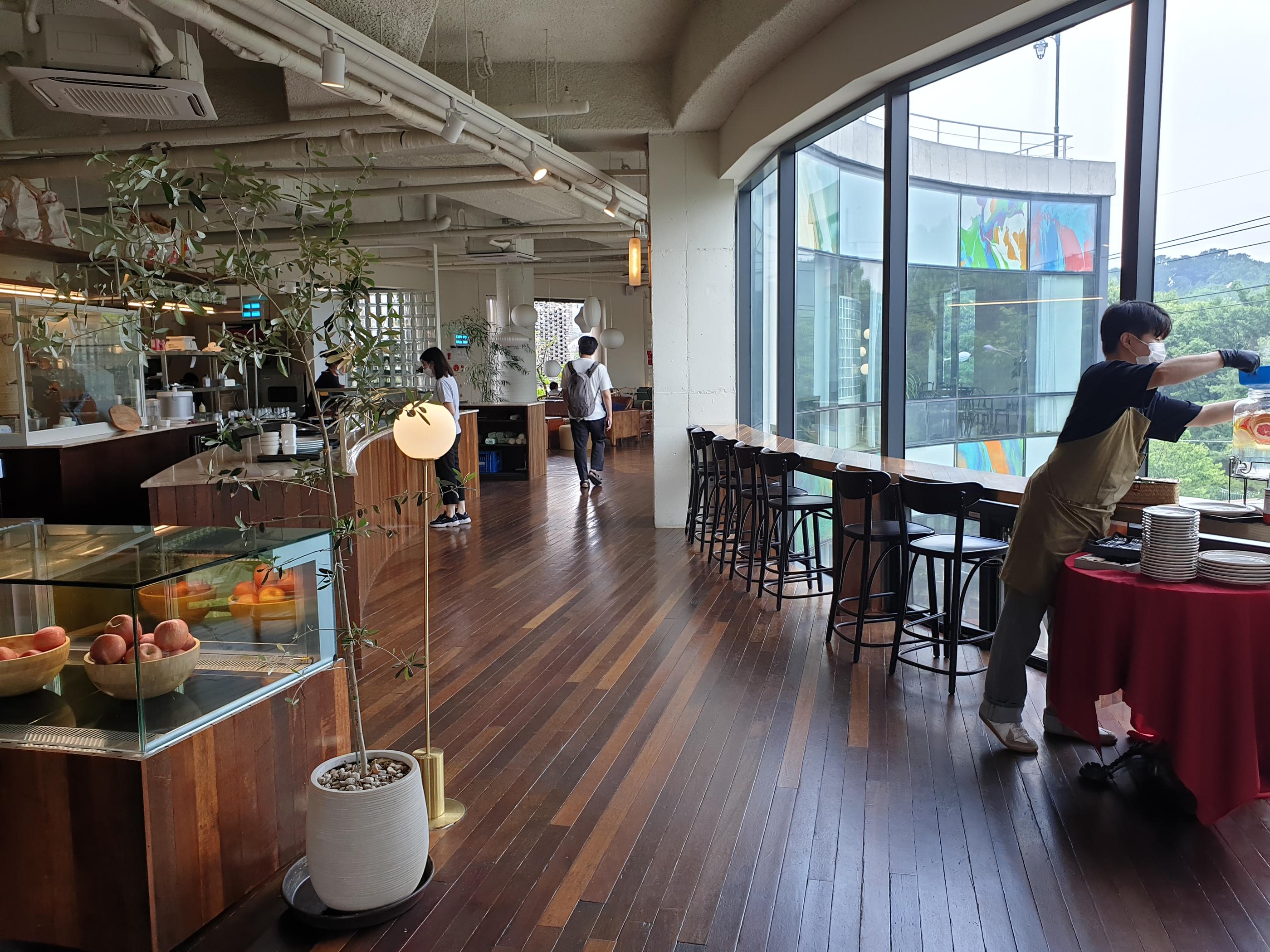 韓国カフェ、韓国、カフェ、ソウル、ソウルカフェ、ソウル郊外、ソウル郊外カフェ、郊外カフェ、京畿道、キョンギド、コヤン、コヤン市、高陽、高陽カフェ、コヤンカフェ、イルサン、イルサンカフェ、一山、一山カフェ、ホンデ、ホンデ入口、コンドク、孔徳、パジュカフェ、パジュ