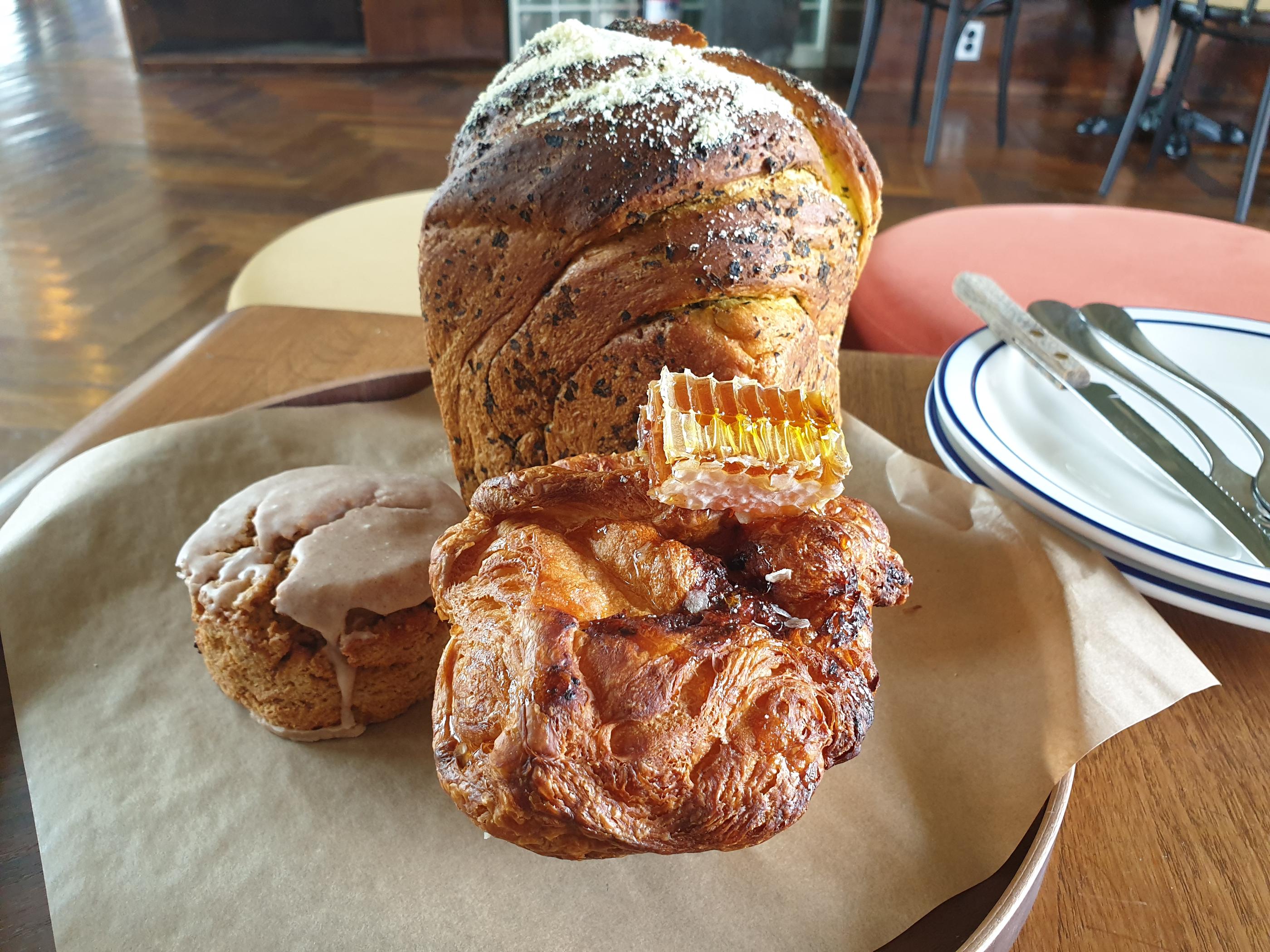 韓国カフェ、韓国、カフェ、ソウル、ソウルカフェ、ソウル郊外、ソウル郊外カフェ、郊外カフェ、京畿道、キョンギド、コヤン、コヤン市、高陽、高陽カフェ、コヤンカフェ、イルサン、イルサンカフェ、一山、一山カフェ、ホンデ、ホンデ入口、コンドク、孔徳、パジュカフェ、パジュ