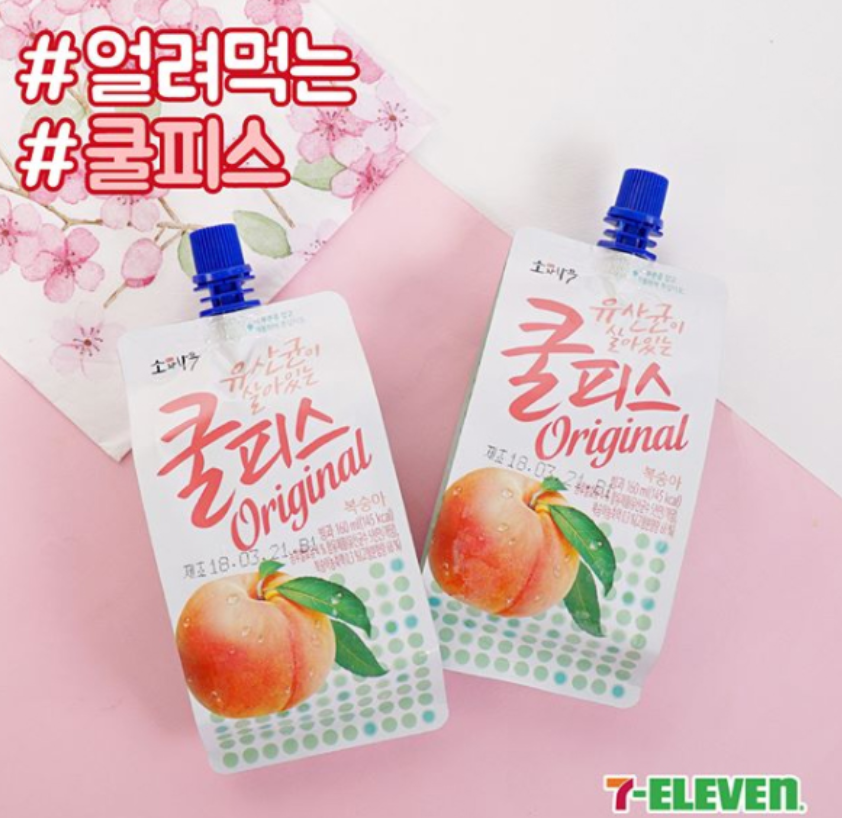 7-11で販売されているクルピスフローズンドリンクのパッケージ。トッポッキと一緒に人気のある韓国の乳酸飲料。